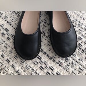 Barefoot, minimalist flats NWT